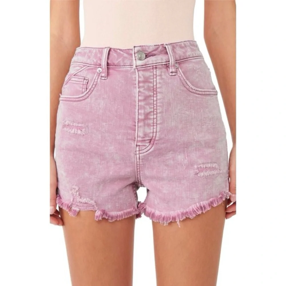 Free People Curvy High Waisted Distressed Cut Off Shorts 💕